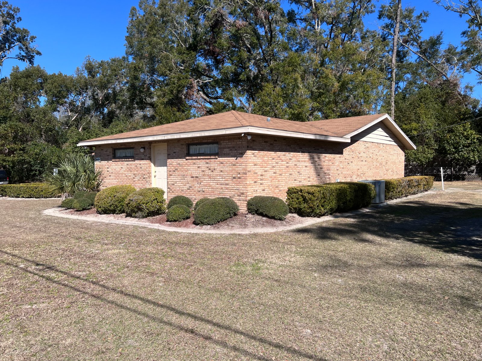 High Springs medical office building at 18635 NW US Highway 441 — front exterior